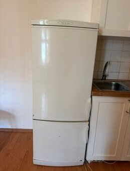 Lednička s mrazákem