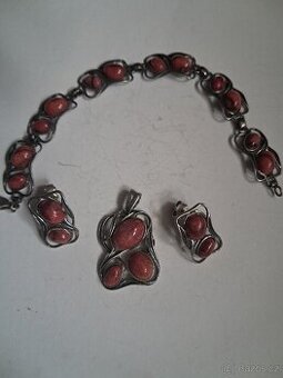 Stříbrná sada s koralem