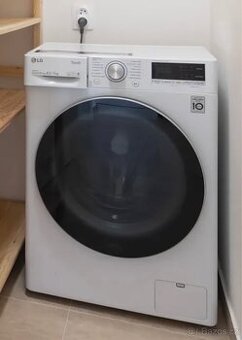 Kombinovana pracka s myckou LG