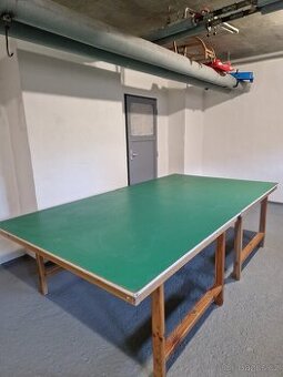 Pingpongový stůl