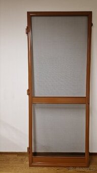 Dveře se sítí proti hmyzu