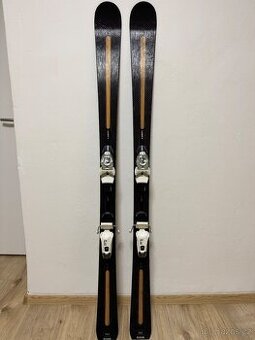 Lyžařské vybavení - lyže,lyžáky,helma