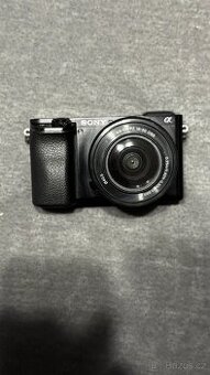 Sony Alpha A6100 + objektiv Sony 16–50mm OSS (set)