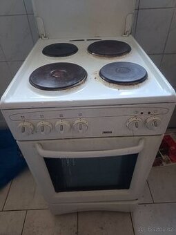 Elektrický sporák Zanussi, plně funkční