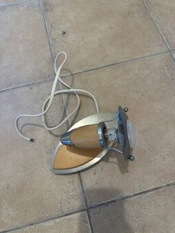 Světlo, lampička k posteli