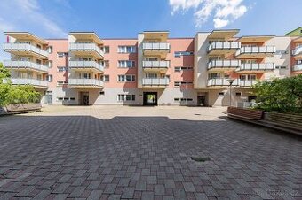 Pronájem bytu 2+kk včetně garážového stání Družební, Olomouc