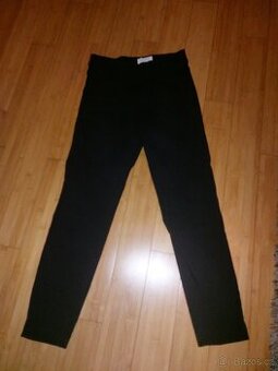 Černé kalhoty