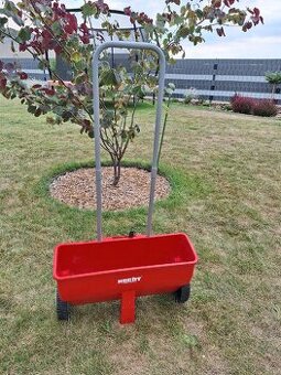 Vozík na hnojení, setí, solení HECHT