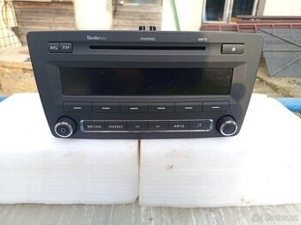 autorádio s CD přehrávačem Yeti rok 2010.