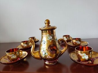 Luxusní starožitná sada: rubínové sklo, vysoký smalt Kamenic