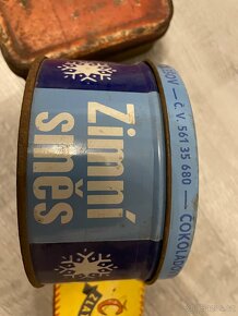 Staré kovové krabičky