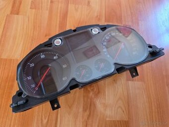 VW Passat B6 2.0 TDI budíky, přístrojovka