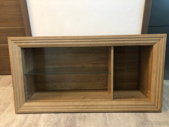 Policová skříňka. Skříňková knihovna. Obrazová police