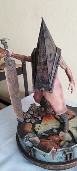 Resident Evil Silent Hill sošky First 4 Figures atd