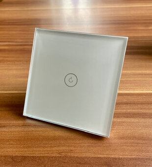WiFi skleněné bytové vypínače