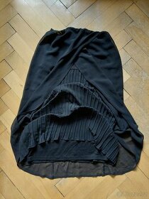 Dámská černá sukně s řasením vel. S