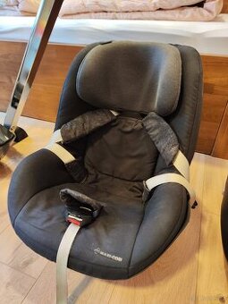 Maxi Cosi Pearl + Family Fix autosedačka se základnou