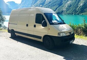 Obytná dodávka Peugeot Boxer, tempomat, solar, super stav