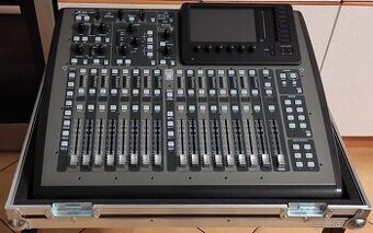 Mixážní pult Behringer X32 Compact