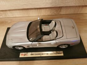 Chevrolet Corvette Maisto 1:18 - 1