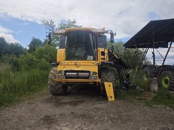 Predám kombajn New Holland CR 9080, rok výroby 2011, lišta 9