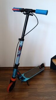 Dětská koloběžka Oxelo s brzdou na řídítkách a odpružením