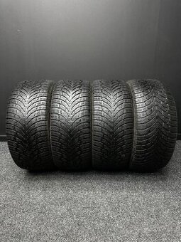Sada pneu Nokian 255/45/19 104V