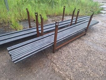 Lešenářské trubky a spojky - jednou použité v interiéru