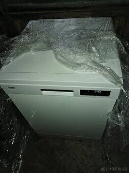 Myčka na nádobí Beco100% stav.