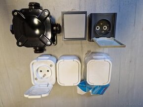 Zásuvky,zástrčky, síťové šňůry, acidurky