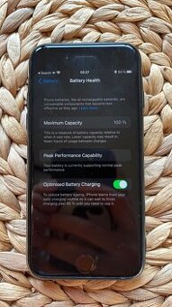 iPhone 7, 32Gb, plně funkční, baterie 100%