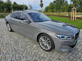 BMW 730 dA 4/2022  pouze naj. 16408km