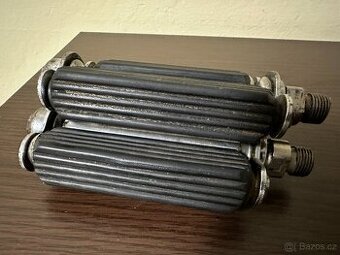 ČZ Zbrojovka pedály ako nové