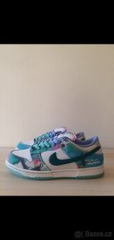 Nike SB Dunk Low Futura Laboratories