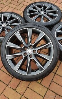 ALU kola ŠKODA Fabia 3 Rapid 5x100 R17 zánovní pneu rok 2025