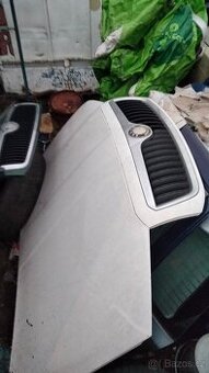 Přední kapota Škoda Octávia s maskou