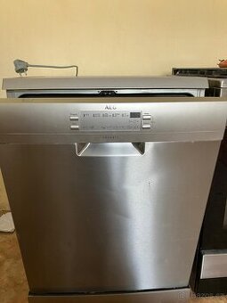 Myčka na nádobí AEG