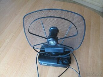 Pokojová anténa Hama DVB-T aktivní - 1