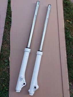 Yamaha XT 500, přední tlumiče