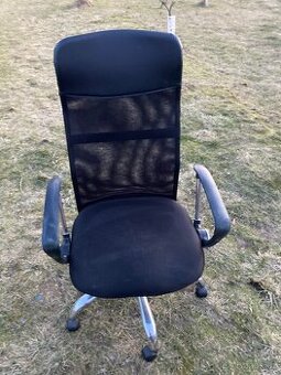 KANCELÁŘSKÁ ŽIDLE.