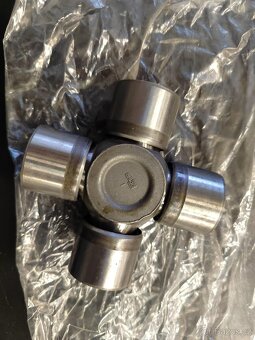 kříž zadní poloosy