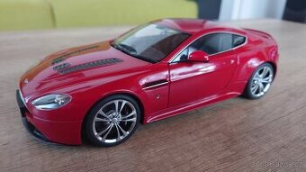 Aston Martin V12 Vantage - 1:18 Autoart