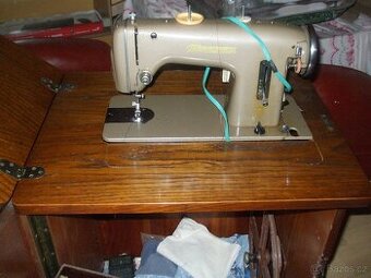 šicí stroj minerva