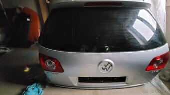 vw passat B6 nejen tyto 5.dveře zcela bez koroze LA7W