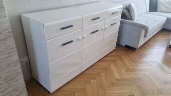 Komoda ATTAC - bílý lesk