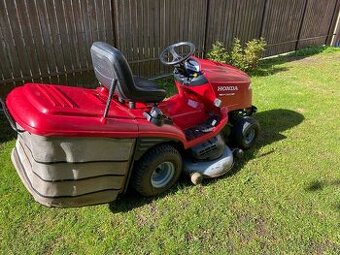 Travní traktor Honda HF 2622 HM