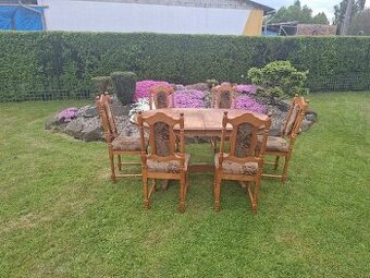 Stůl  rohová  skříň  a malý stolek