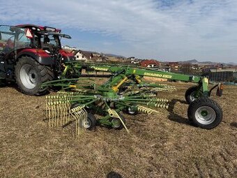 Stredový zhŕňovač sena Krone - 1