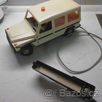 RETRO HRAČKA AUTO - 1