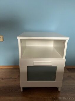 Noční stolek IKEA